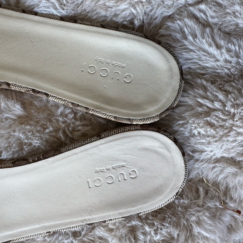 Gucci Beige GG Canvas Slide Sandals with Gold Hardware - Picture 3 of 4